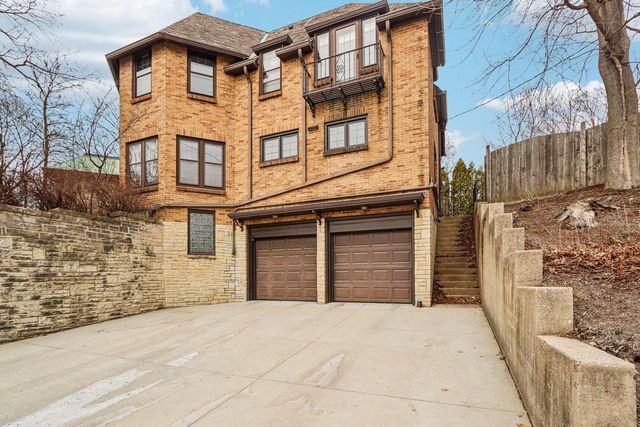 1618 Mountain AVENUE, Wauwatosa, WI 53213