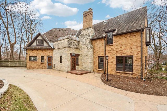 1618 Mountain AVENUE, Wauwatosa, WI 53213