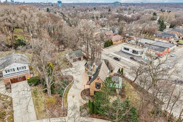 1618 Mountain AVENUE, Wauwatosa, WI 53213