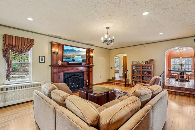 1618 Mountain AVENUE, Wauwatosa, WI 53213