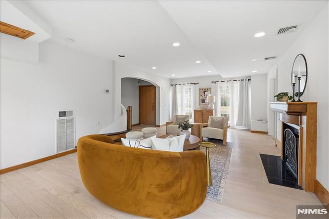 61 Glenwood Road, Englewood, NJ 07631