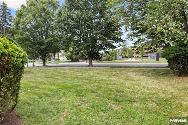 61 Glenwood Road, Englewood, NJ 07631