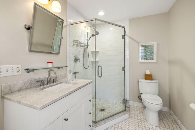 164 Queen Street, Charleston, SC 29401
