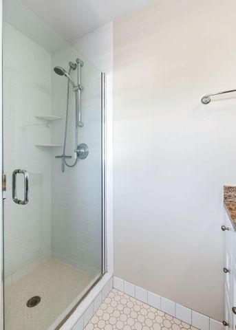 164 Queen Street, Charleston, SC 29401