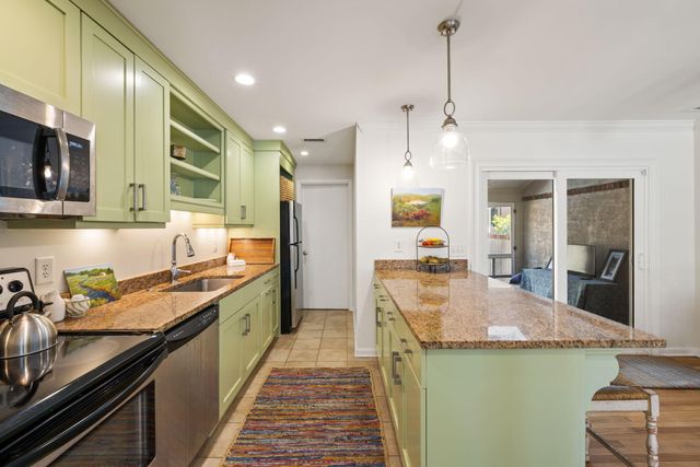 164 Queen Street, Charleston, SC 29401