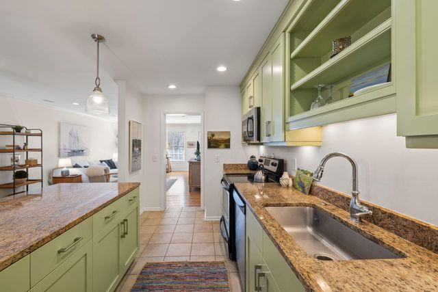 164 Queen Street, Charleston, SC 29401