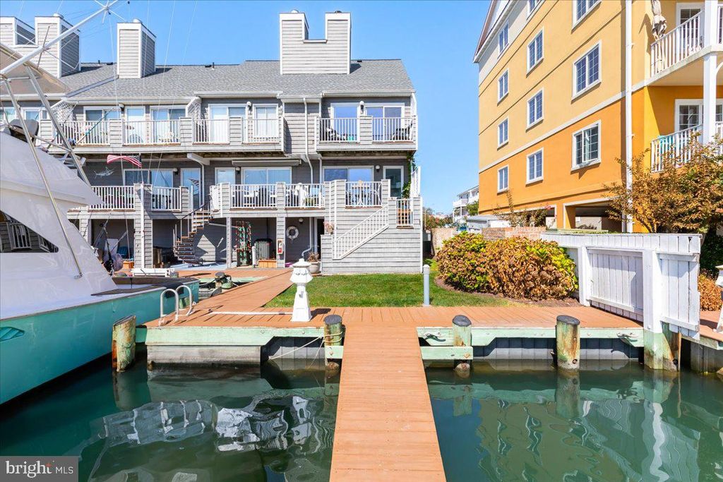 Image 10 of property listing at 401 14TH ST #1, Ocean City, MD 21842