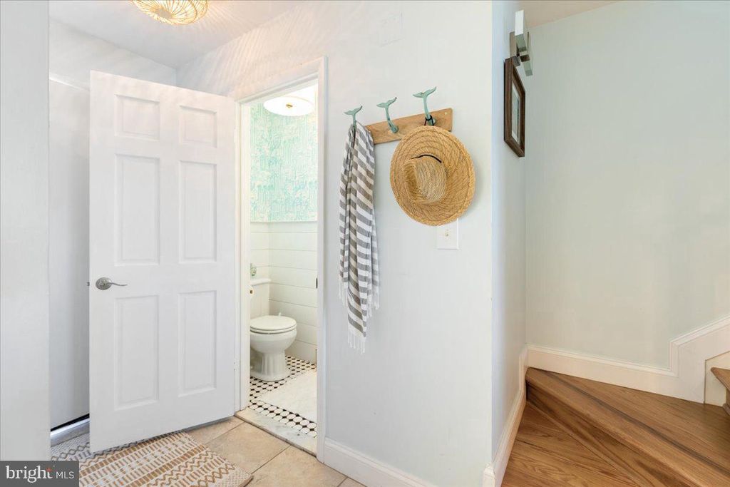 Image 15 of property listing at 401 14TH ST #1, Ocean City, MD 21842