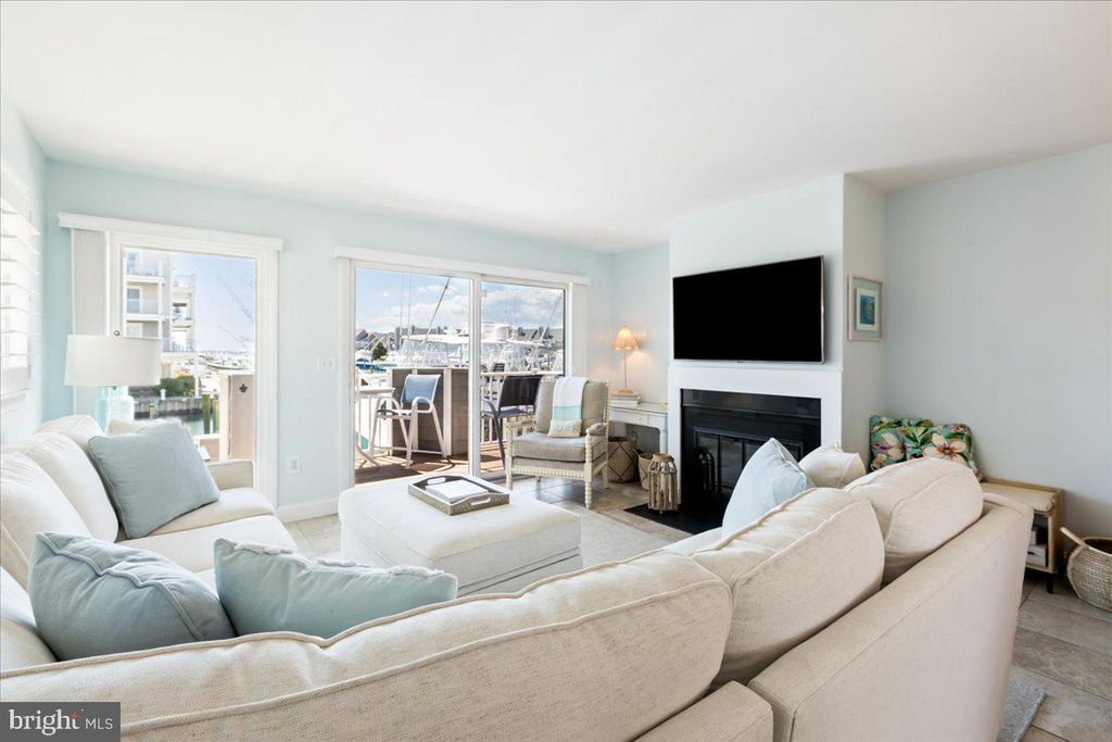 Image 31 of property listing at 401 14TH ST #1, Ocean City, MD 21842