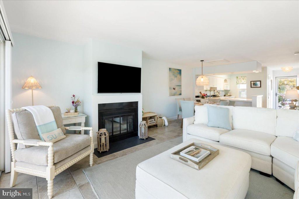 Image 33 of property listing at 401 14TH ST #1, Ocean City, MD 21842