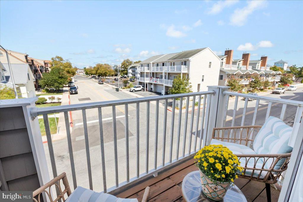 Image 39 of property listing at 401 14TH ST #1, Ocean City, MD 21842