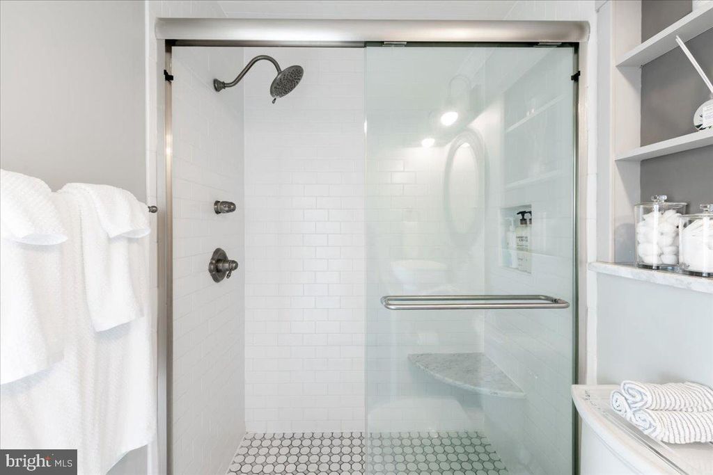 Image 57 of property listing at 401 14TH ST #1, Ocean City, MD 21842
