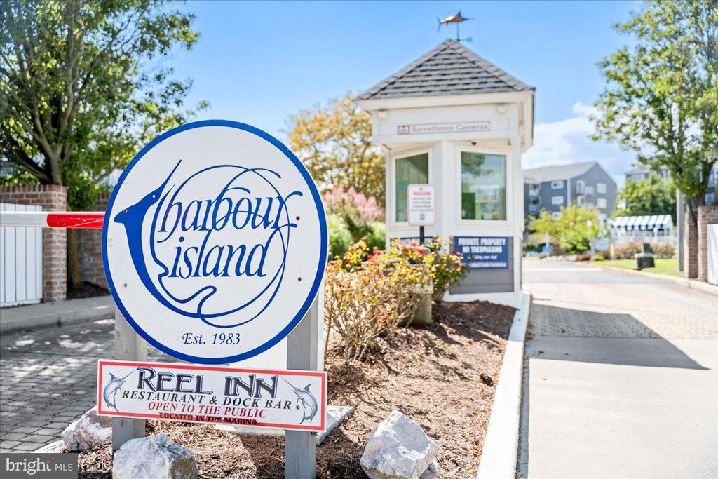 Image 59 of property listing at 401 14TH ST #1, Ocean City, MD 21842