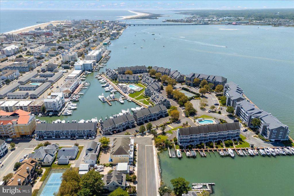 Image 62 of property listing at 401 14TH ST #1, Ocean City, MD 21842