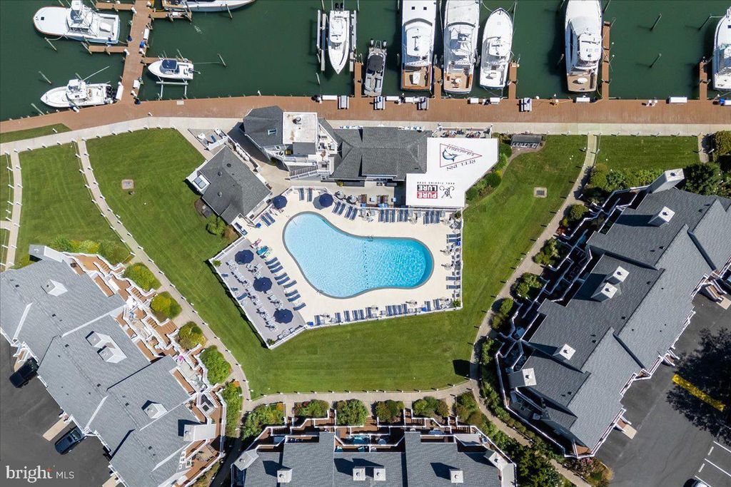 Image 63 of property listing at 401 14TH ST #1, Ocean City, MD 21842
