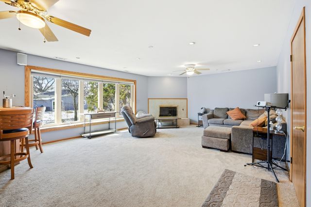 7388 Coventry Lane, Hanover Park, IL 60133