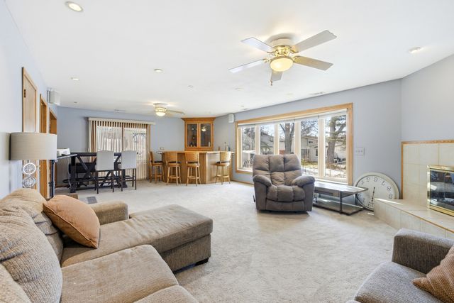 7388 Coventry Lane, Hanover Park, IL 60133