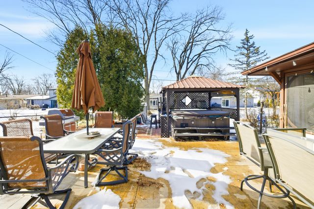 7388 Coventry Lane, Hanover Park, IL 60133