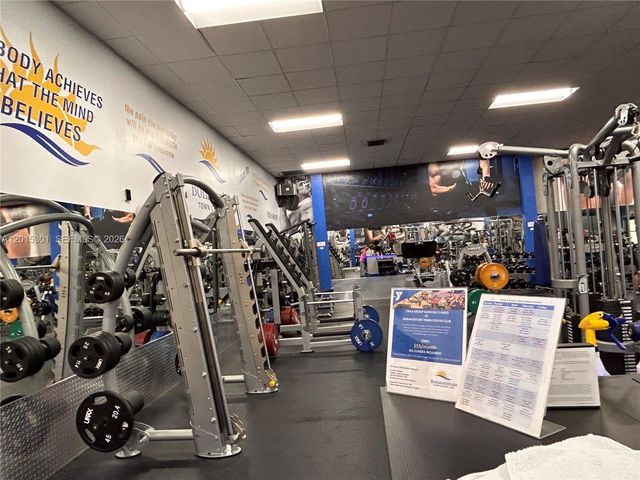 215 Lakeview Dr 101, Weston, FL 33326