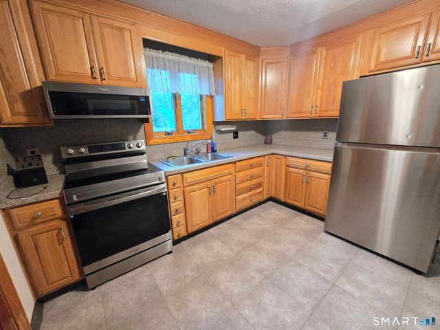 170 Douglas Drive, Meriden, CT 06451