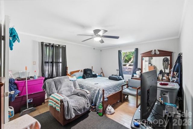 1018 W 5th Avenue, Gastonia, NC 28052