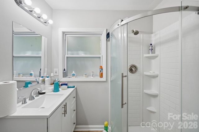 1018 W 5th Avenue, Gastonia, NC 28052