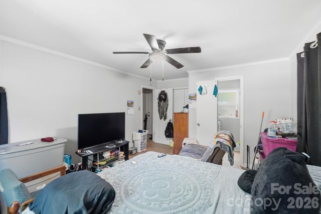 1018 W 5th Avenue, Gastonia, NC 28052