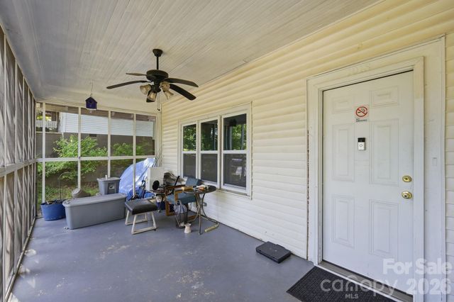 1018 W 5th Avenue, Gastonia, NC 28052