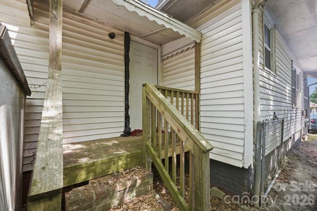 1018 W 5th Avenue, Gastonia, NC 28052