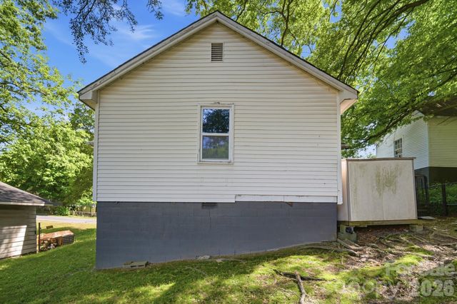 1018 W 5th Avenue, Gastonia, NC 28052