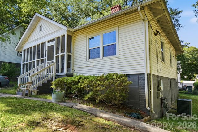 1018 W 5th Avenue, Gastonia, NC 28052