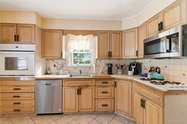 164 W Neck Road, Huntington, NY 11743