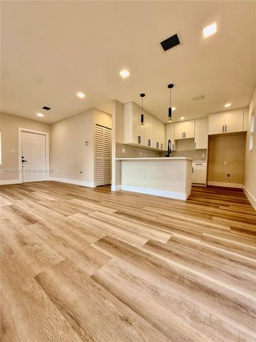 14600 Harrison St, Miami, FL 33176