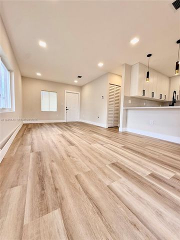 14600 Harrison St, Miami, FL 33176