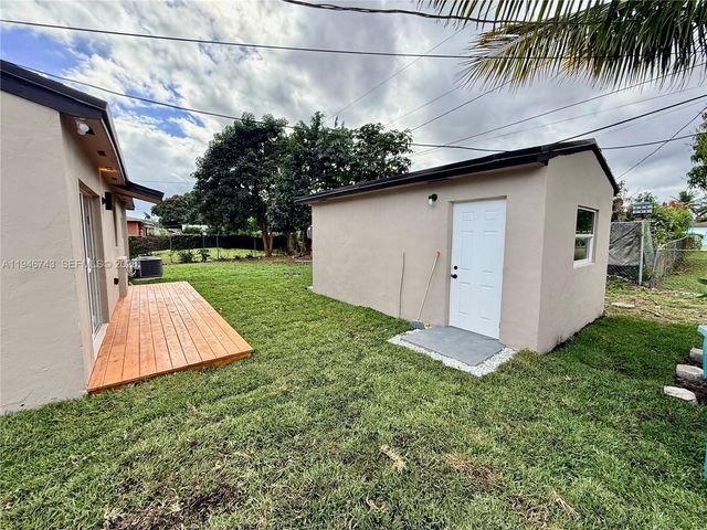 14600 Harrison St, Miami, FL 33176