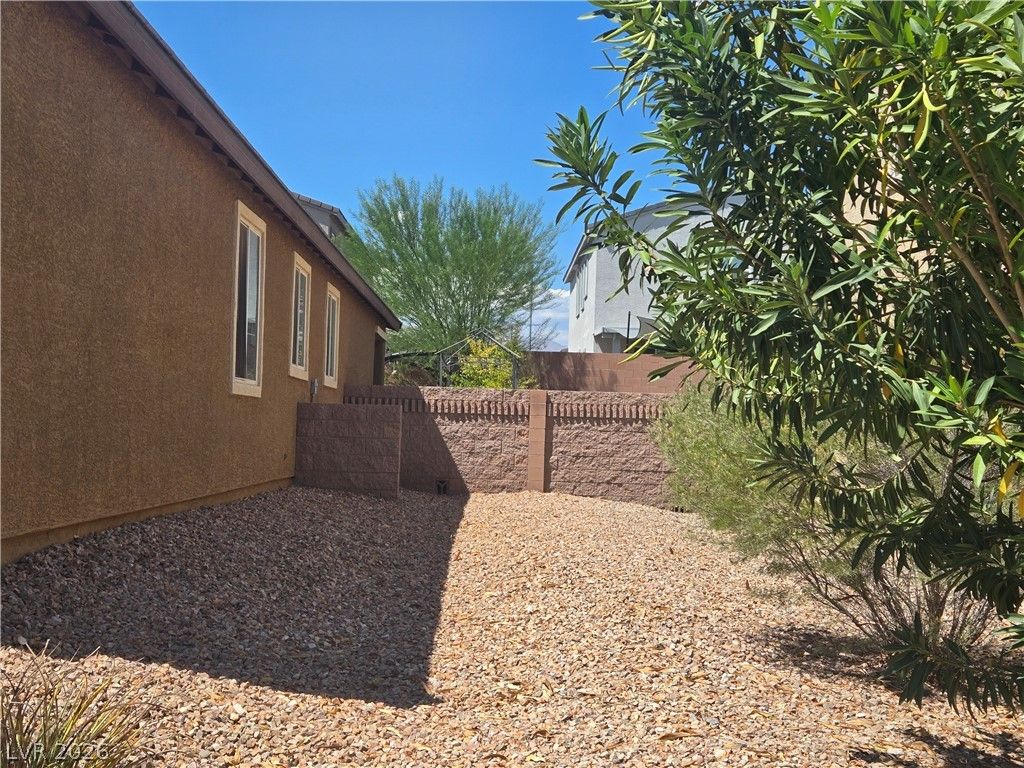 2804 Graceful Grove Avenue, North Las Vegas, NV 89032 — photo 2