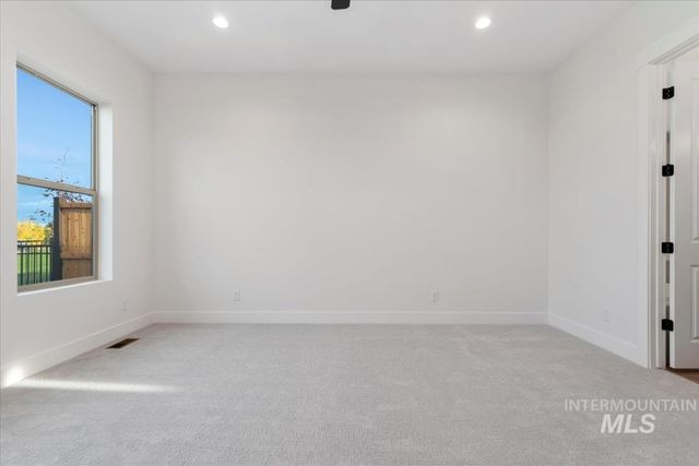 11127 S Corballis Ln, Kuna, ID 83634