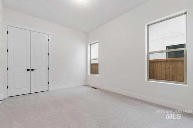 11127 S Corballis Ln, Kuna, ID 83634