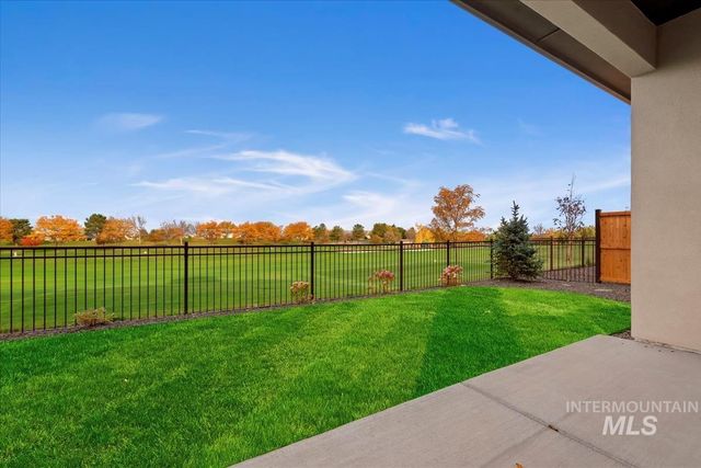 11127 S Corballis Ln, Kuna, ID 83634