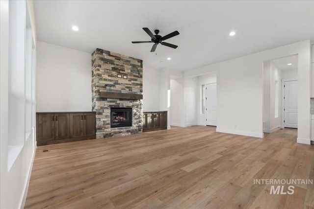 11127 S Corballis Ln, Kuna, ID 83634