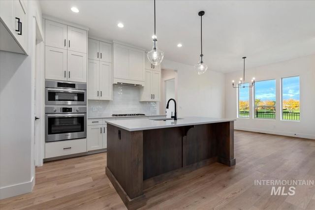 11127 S Corballis Ln, Kuna, ID 83634