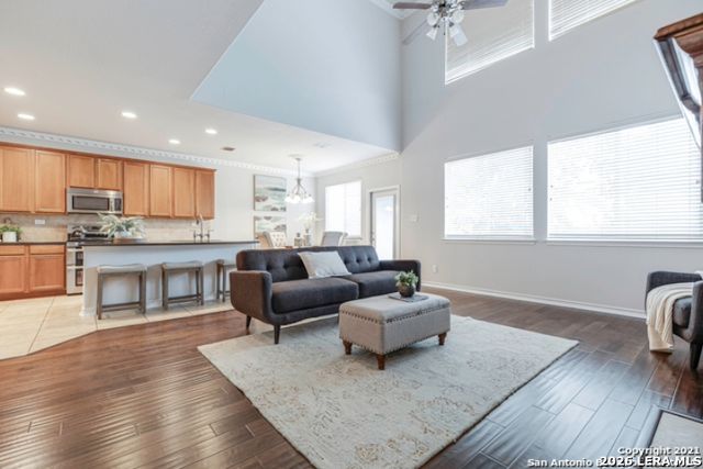 18306 W Muir Glen Dr, San Antonio, TX 78257