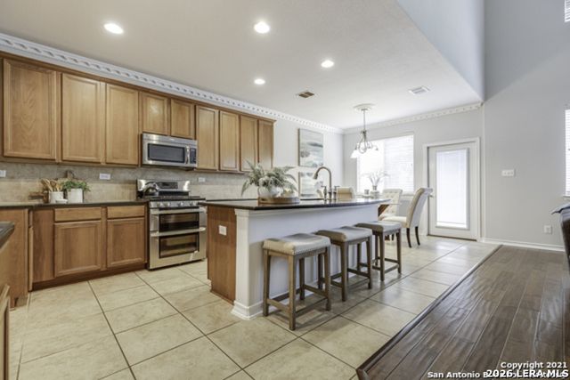18306 W Muir Glen Dr, San Antonio, TX 78257