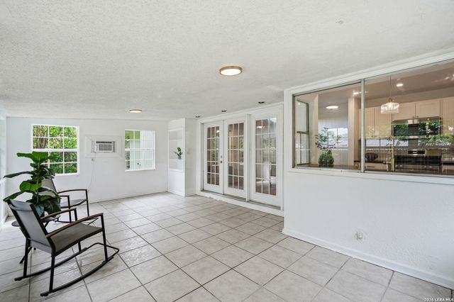 6215 CALLEN GLEN ST, San Antonio, TX 78233