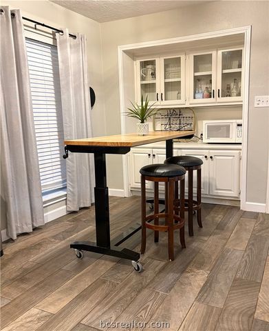 2005 Rayburn Court, College Station, TX 77840
