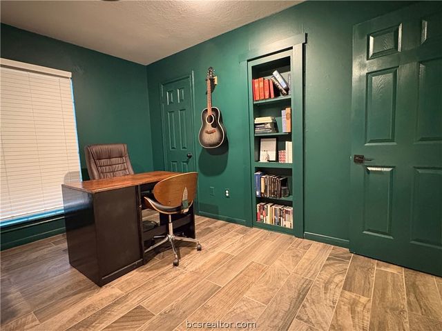 2005 Rayburn Court, College Station, TX 77840