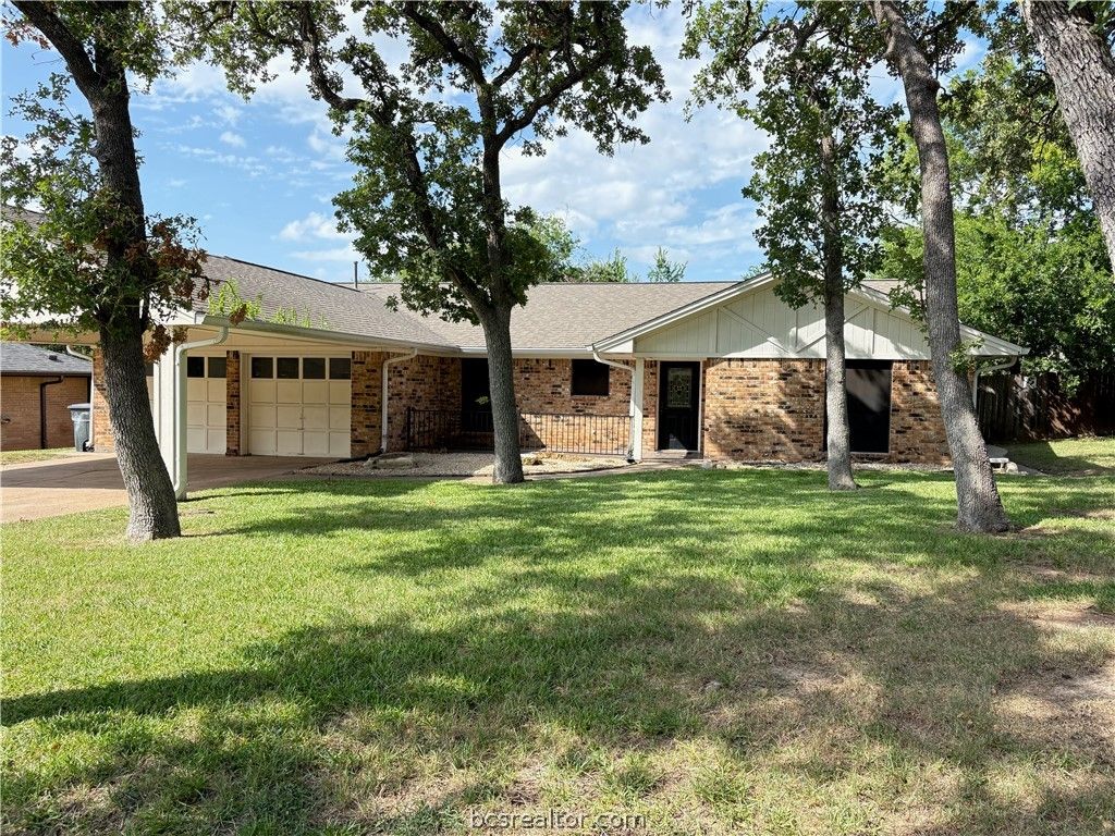 2005 Rayburn Court, College Station, TX 77840