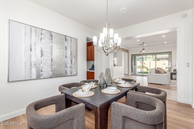 7556 W CRYSTAL Road, Glendale, AZ 85308