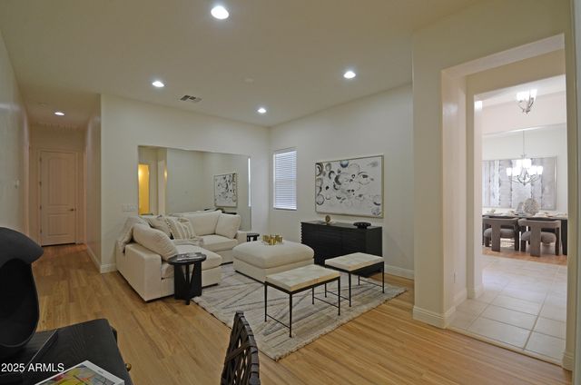 7556 W CRYSTAL Road, Glendale, AZ 85308