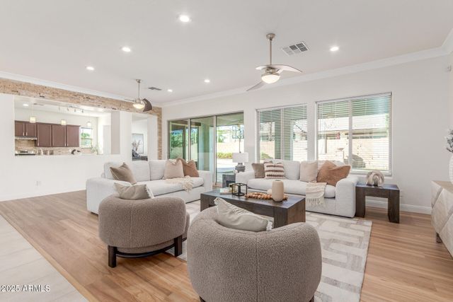 7556 W CRYSTAL Road, Glendale, AZ 85308